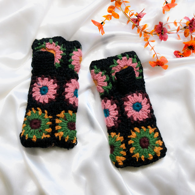 Crochet Flower Design Handwarmers