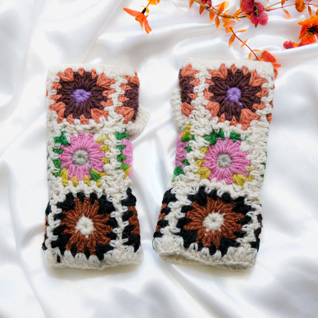 Crochet Flower Design Handwarmers
