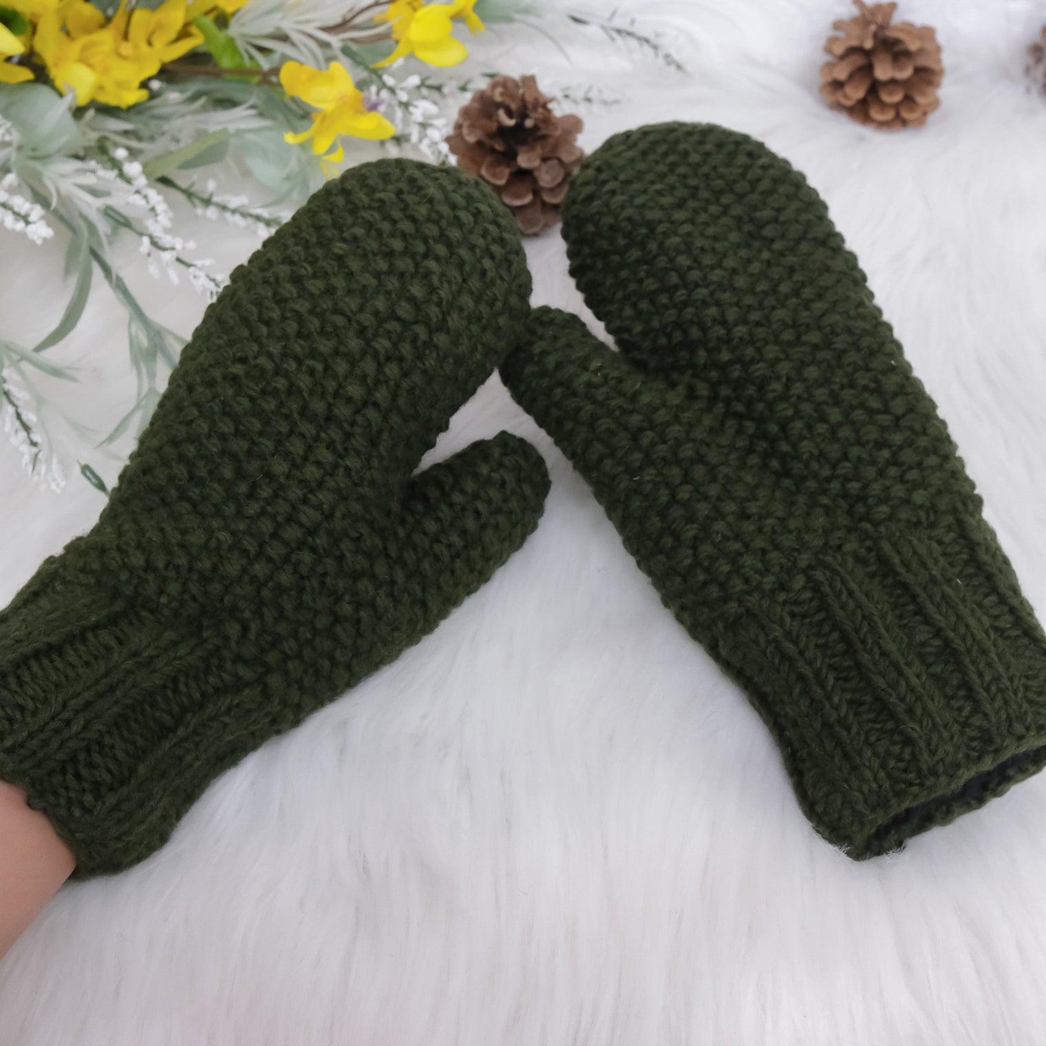 Hand Knit Woolen Unisex Mitten
