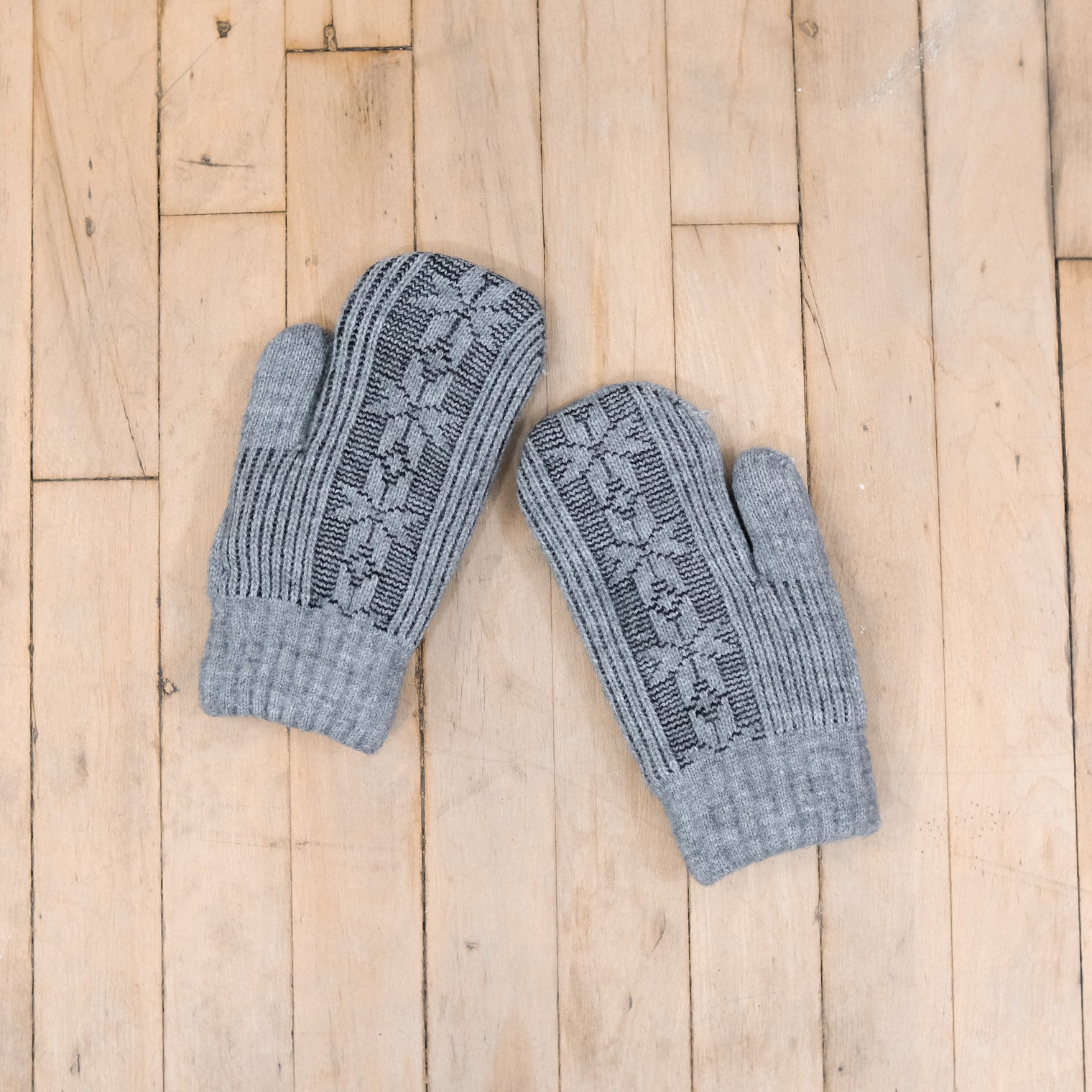 Knitted Snowflake Design Mitten with Fleece Lining