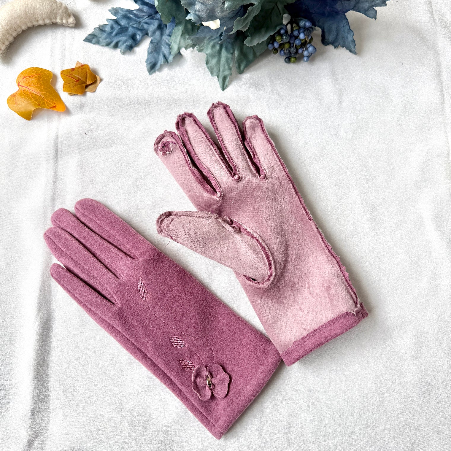Women Winter Embroidered Gloves with Fleece Lining