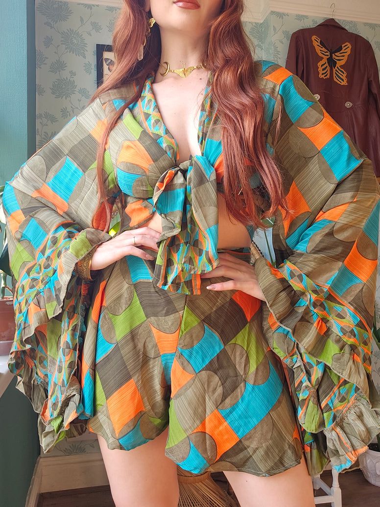 Retro Boho Ruffle Sleeve Top