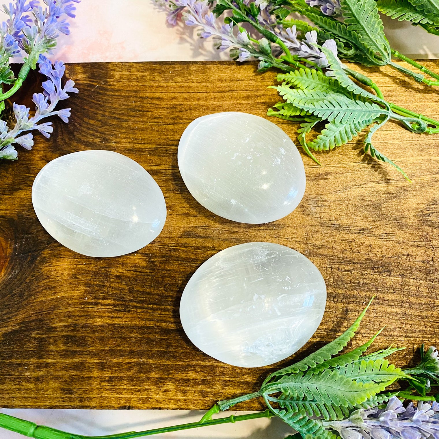 Selenite Palm stone, Satin Spar, Fatima Hand Selenite, Sacred Geometry Selenite Palm stone, Cleansing Crystal, Protection Stone