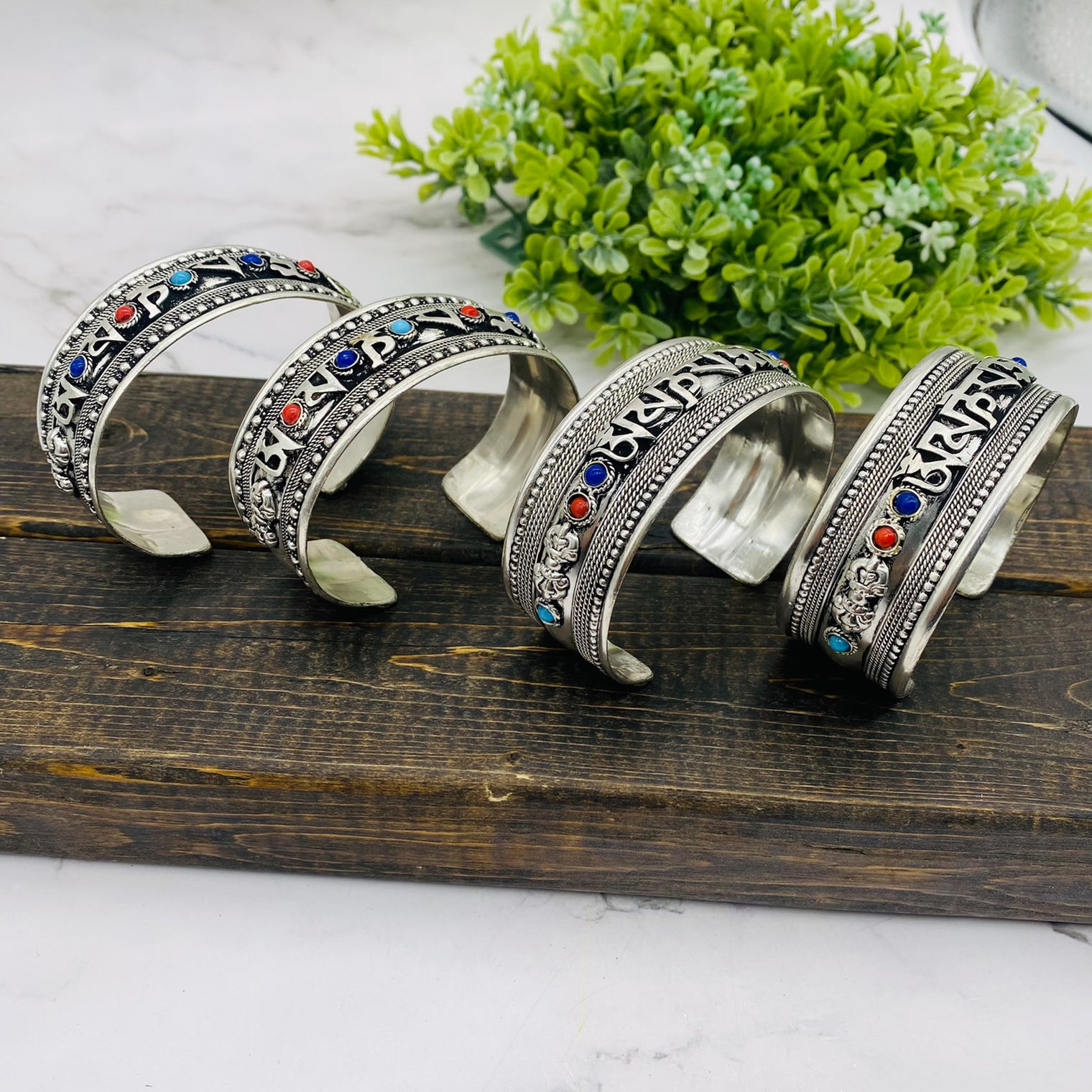 Tibetan Buddhist Healing Bracelet, Buddha Amulet, Unisex Cuff Bracelets, Om Ma Ni Pad Mi Hu Bracelet