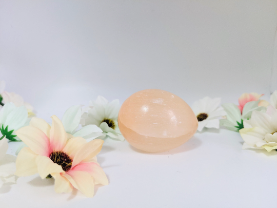 Selenite Crystal Egg,Orange Selelnite Fertility Eggs,Healing Crystal, Housewarming Gift Gemstone,Selenite Palmstones,Peach Satin Spar Egg