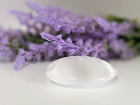 Selenite Palm Stone, Reiki Crystal, Moon Glow Selenite Gemstones, Selenite Healing Crystals,Selenite Soap Stone,Polished Selenite Charger