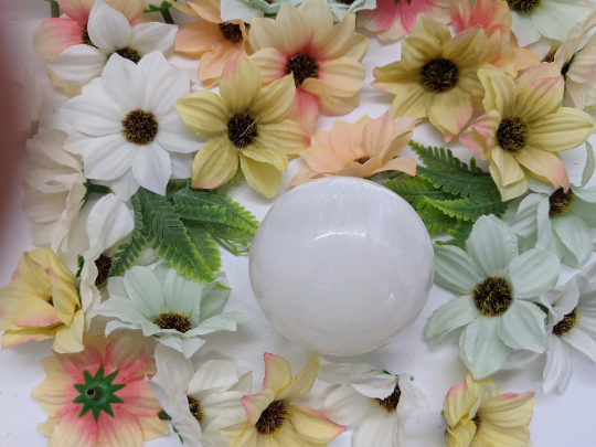 Selenite Sphere, 75mm Selenite Crystal Ball,3" Selenite Cleanse Gemstones,Calming & Healing Gemstone, Round Selenite,Crystal Spheres