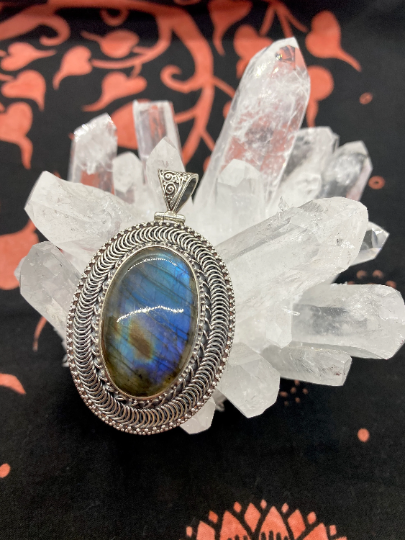 Labradorite Pendants, Silver Blue Labradorite Crystal Necklaces, Filigree Design Jewelry, Gift For Her, Bohemian Necklace, Vintage Pendants