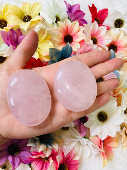 Natural Rose Quartz Oval Shape Gemstone For Love Oval Pink Crystals Rose Quartz Palmstone Worrystone Heart Throat Chakra Universal love