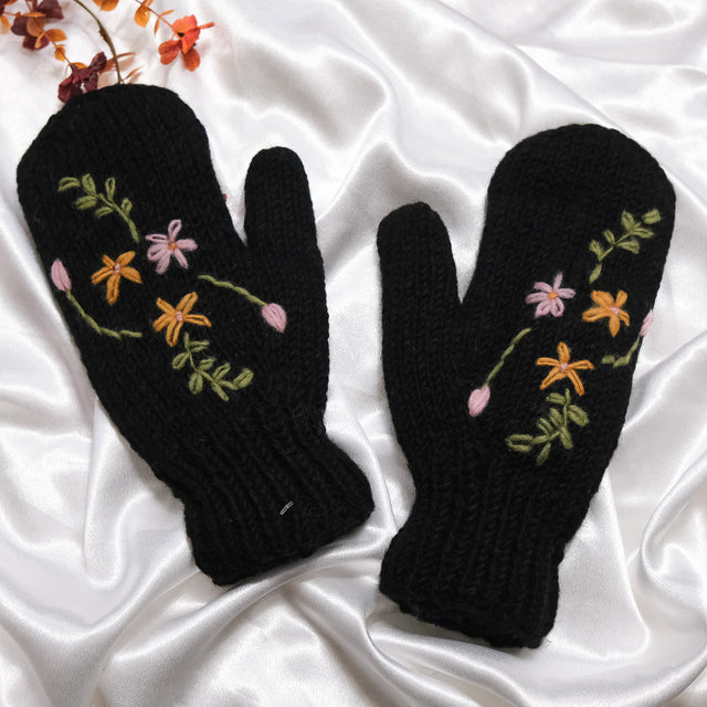 Hand Knit Woolen Embroidery Mitten with Fleece Lining