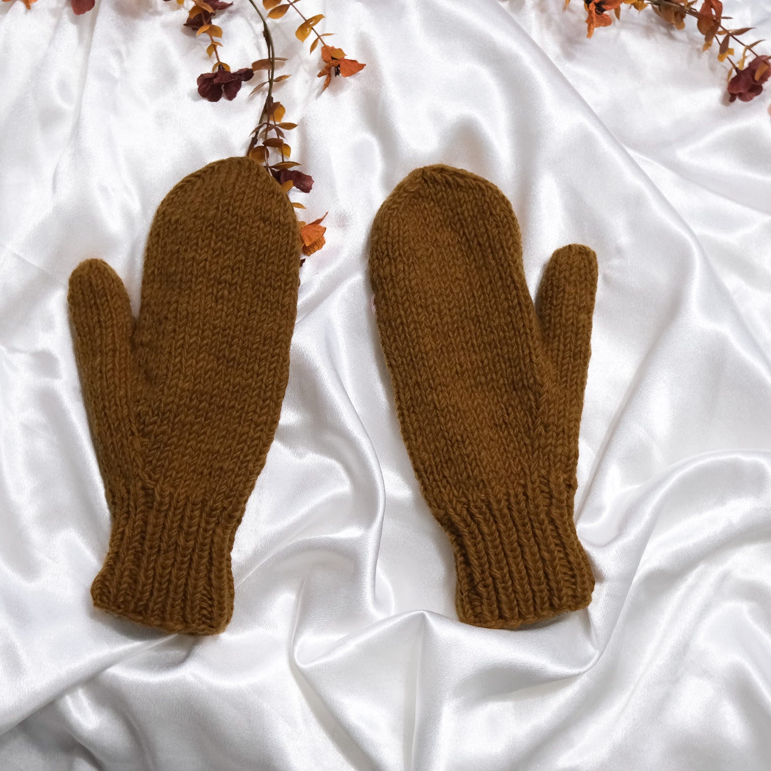 Hand Knit Woolen Embroidery Mitten with Fleece Lining