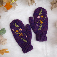Hand Knit Woolen Embroidery Mitten with Fleece Lining
