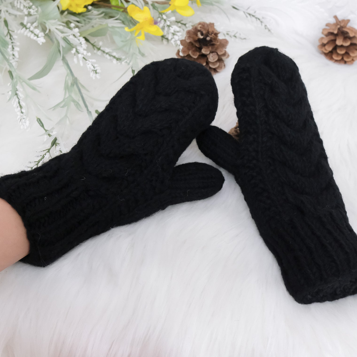 Hand Knit Woolen Unisex Mitten