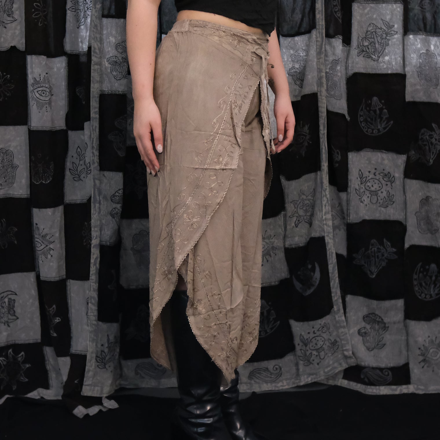 Flowy High Slit Embroidery Palazzo Pants