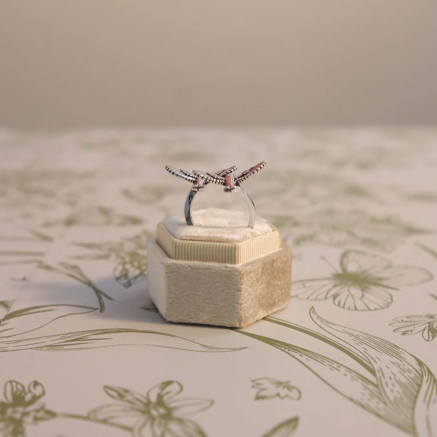Adjustable Flying Bird Ring