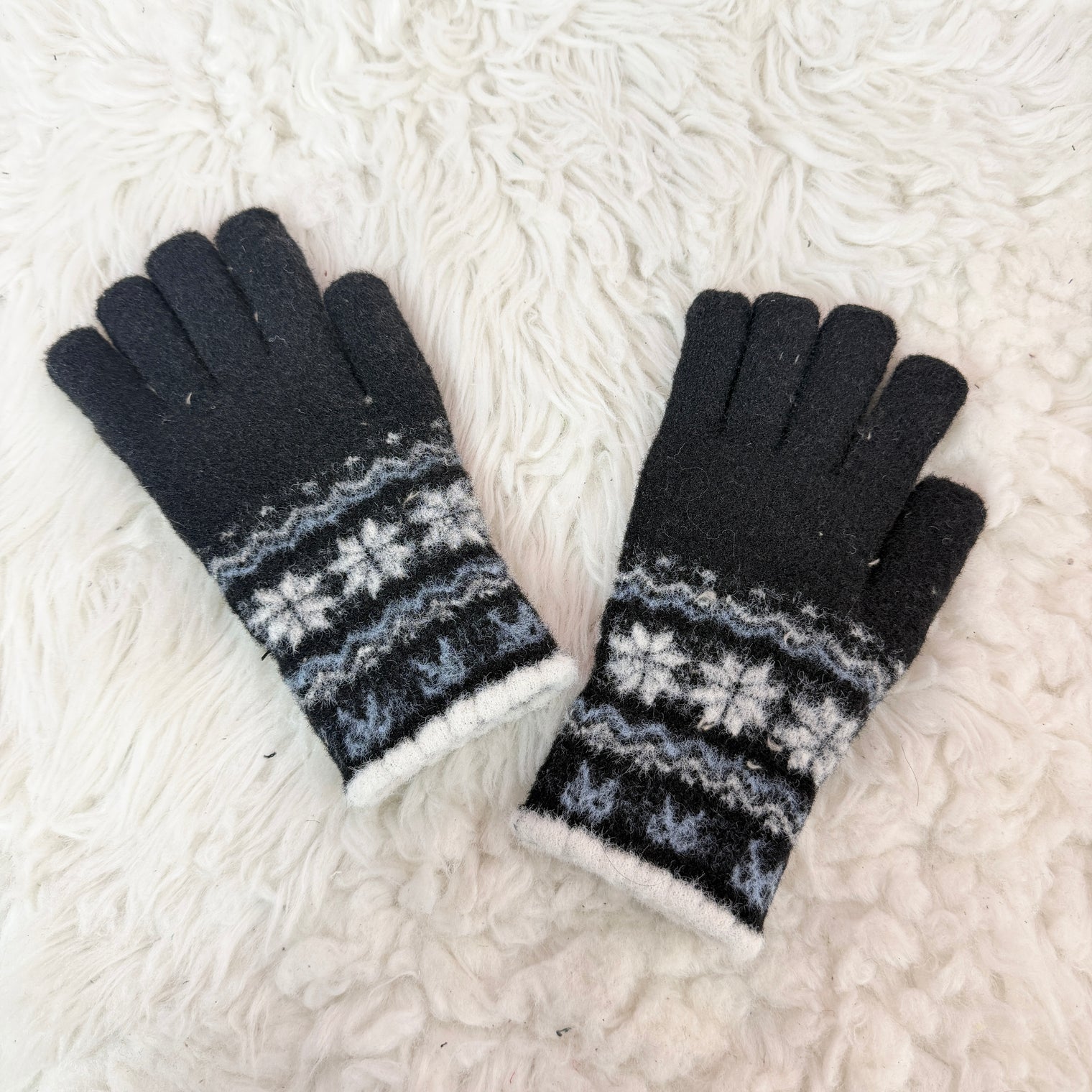 Fleece Lined Snowflake Winter Gloves