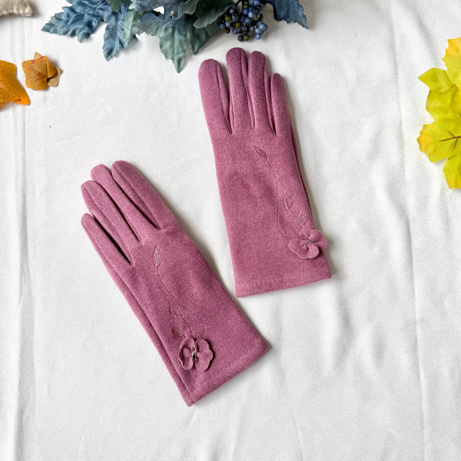 Women Winter Embroidered Gloves with Fleece Lining