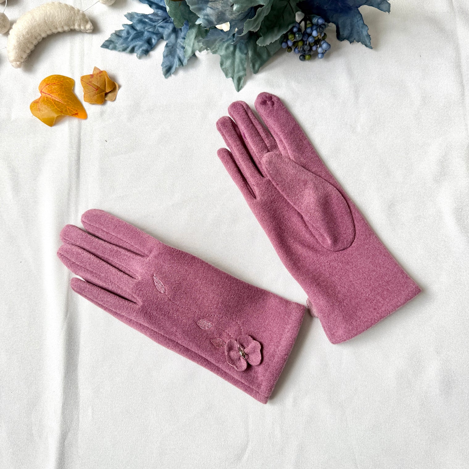 Women Winter Embroidered Gloves with Fleece Lining