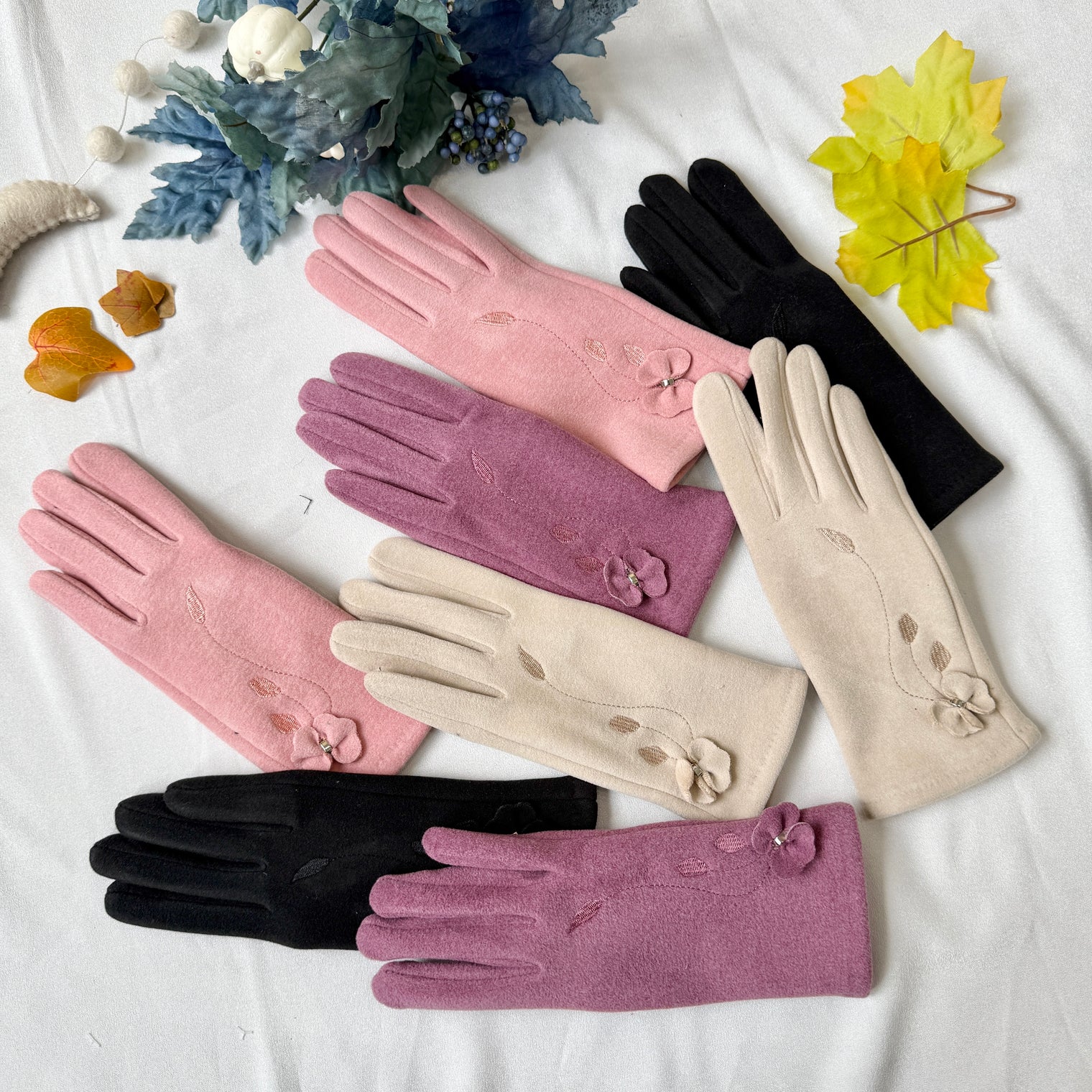 Women Winter Embroidered Gloves with Fleece Lining