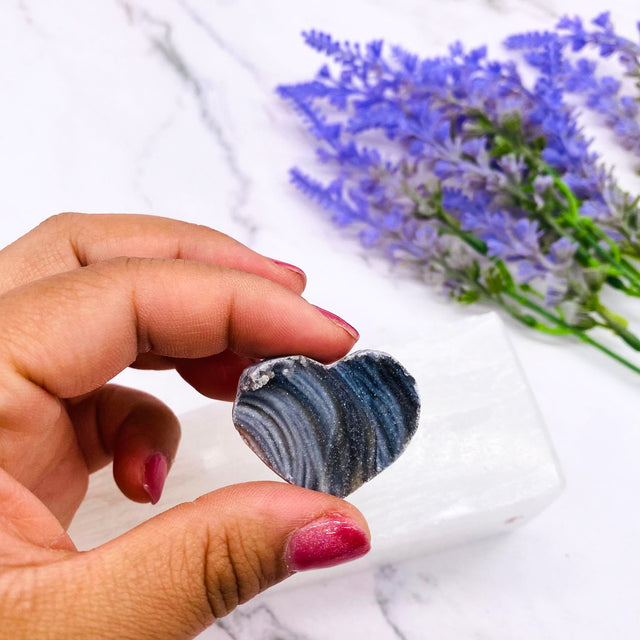 Chalcendony Heart Crystal, Healing Crystal, Heart Shaped Carvings, Small Chalcedony Heart