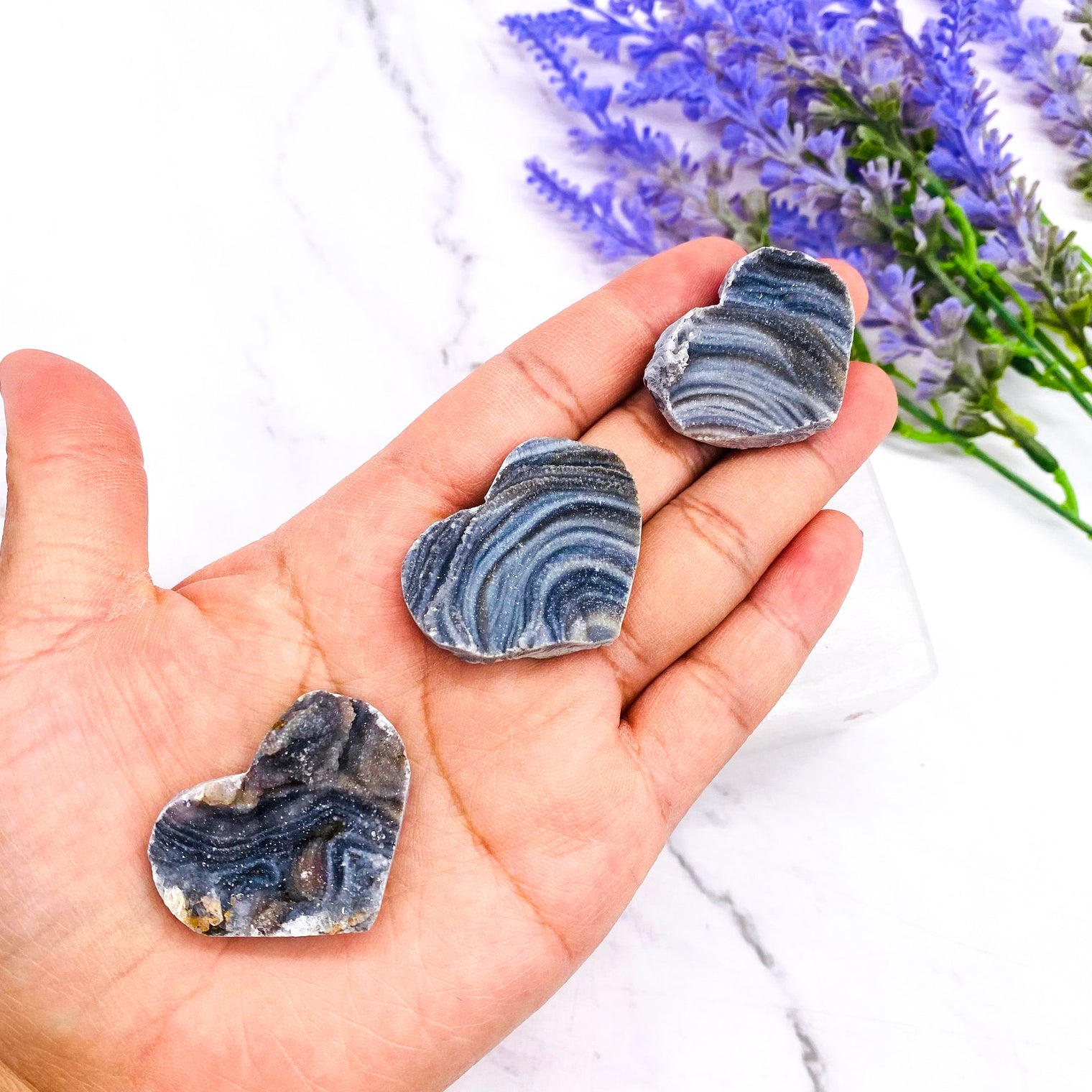 Chalcendony Heart Crystal, Healing Crystal, Heart Shaped Carvings, Small Chalcedony Heart