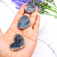 Chalcendony Heart Crystal, Healing Crystal, Heart Shaped Carvings, Small Chalcedony Heart