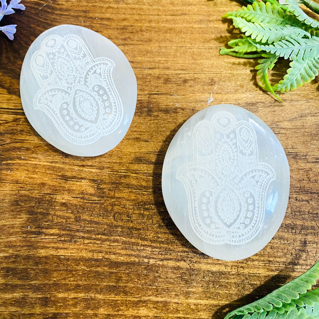 Selenite Palm stone, Satin Spar, Fatima Hand Selenite, Sacred Geometry Selenite Palm stone, Cleansing Crystal, Protection Stone