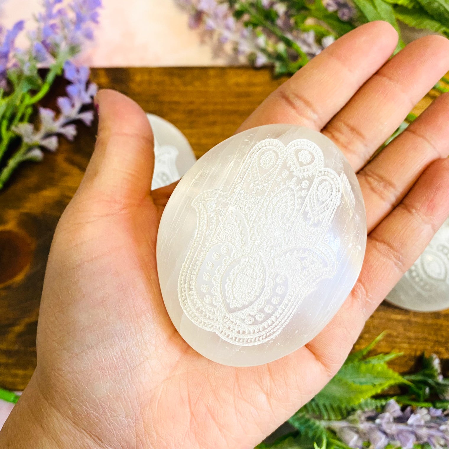 Selenite Palm stone, Satin Spar, Fatima Hand Selenite, Sacred Geometry Selenite Palm stone, Cleansing Crystal, Protection Stone