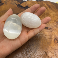 Selenite Crystal Egg,Orange Selelnite Fertility Eggs,Healing Crystal, Housewarming Gift Gemstone,Selenite Palmstones,Peach Satin Spar Egg