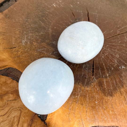 Chalcedony Palm Stone, Polished Chalcedony Crystal, Purple Chalcedony, Nurturing Crystals, Stone for Endurance, Stone for Sagittarius,Cancer