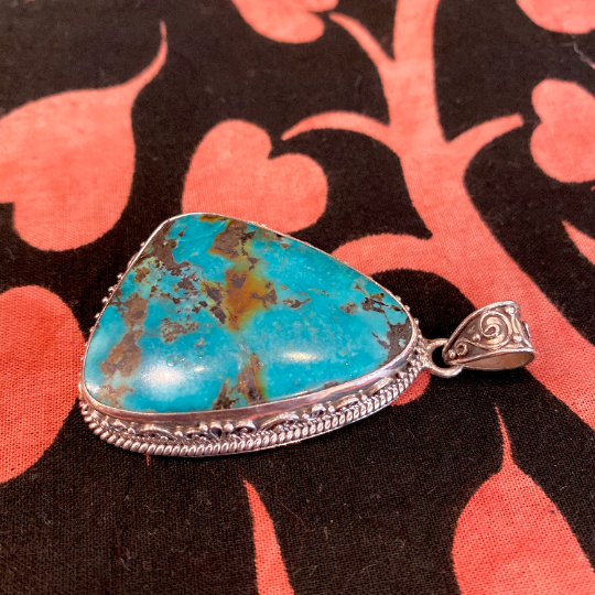 Turquoise Pendant with Yellow Diamonds in Yellow Gold Necklace