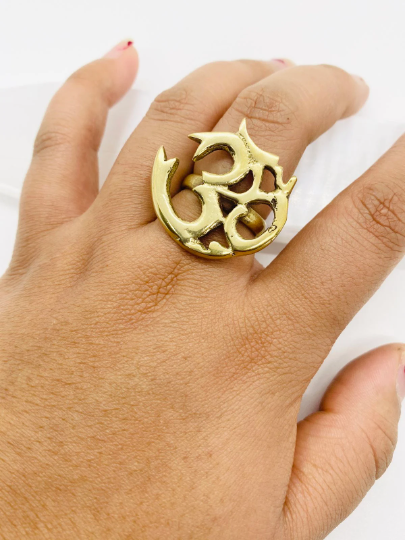 Brass Handmade Om Ring from Nepal, Ohm Ring, Vintage Brass Ring, Meditation Ring, Yoga Ring, Buddhist Hindu OM , Healing Yoga Spiritual Ring