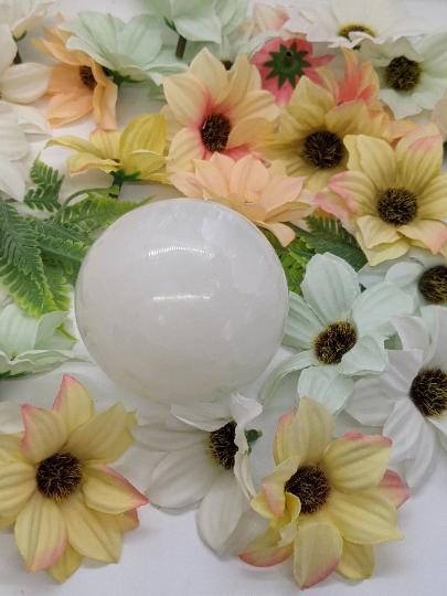 Selenite Sphere, 75mm Selenite Crystal Ball,3" Selenite Cleanse Gemstones,Calming & Healing Gemstone, Round Selenite,Crystal Spheres