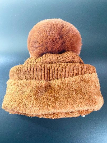 Knitted Pom Pom Beanie Hat