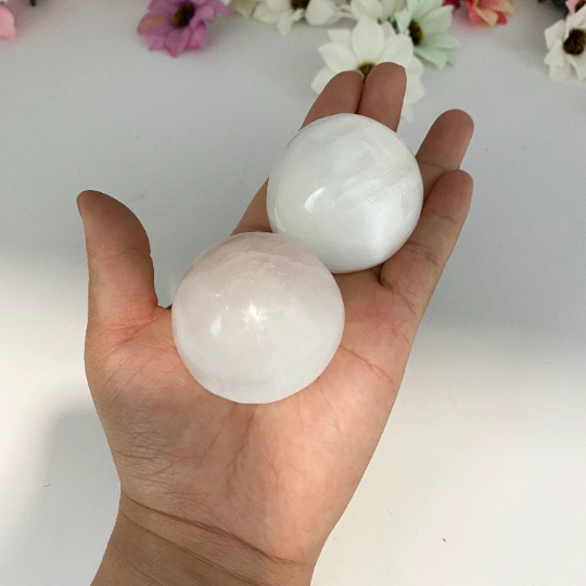 Selenite Sphere, 75mm Selenite Crystal Ball,3" Selenite Cleanse Gemstones,Calming & Healing Gemstone, Round Selenite,Crystal Spheres