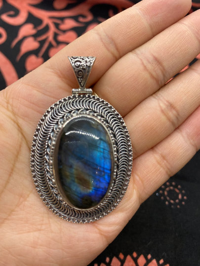 Vintage deals labradorite pendant