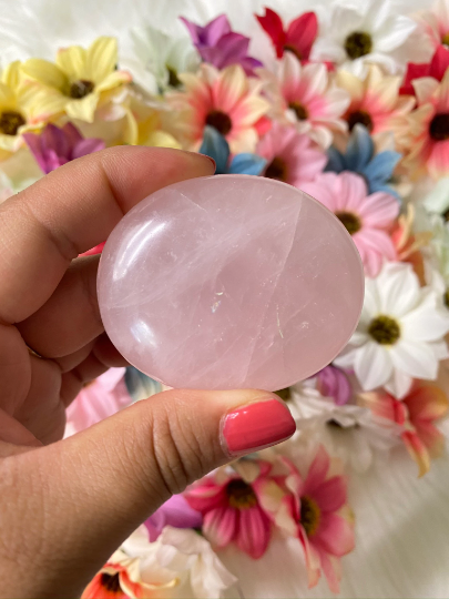 Natural Rose Quartz Oval Shape Gemstone For Love Oval Pink Crystals Rose Quartz Palmstone Worrystone Heart Throat Chakra Universal love
